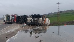 Tekirdağ'da Devrilen Tankerin S&uuml;r&uuml;c&uuml;s&uuml; Hayatını Kaybetti