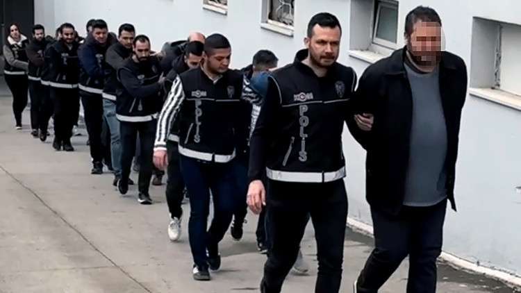 Telefon Tamircisi G&ouml;r&uuml;n&uuml;m&uuml;nde Tefecilik Yapanların D&uuml;zeni &Ccedil;&ouml;z&uuml;ld&uuml;: 11 G&ouml;zaltı