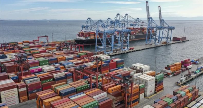 Ticaret Bakanlığı a&ccedil;ıkladı: 2 ayda 40 ilde ihracat arttı: 10 ilde ihracat 1 milyar doların &uuml;zerinde!