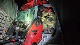 TIR'a Arkadan &Ccedil;arptı, Hayatını Kaybetti