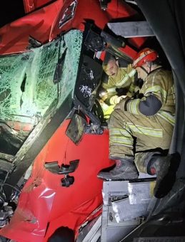 TIR'a Arkadan &Ccedil;arptı, Hayatını Kaybetti