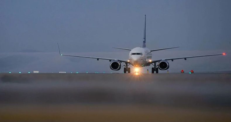 T&Uuml;İK a&ccedil;ıkladı: Şubatta hava yolu ile yurt dışı yolcu taşımacılığı ucuzladı