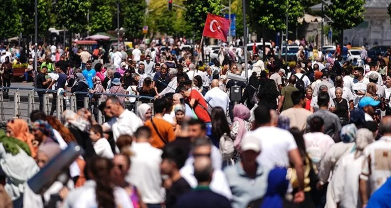 T&Uuml;İK a&ccedil;ıkladı: &Uuml;cretli &ccedil;alışan sayısı yıllık y&uuml;zde 0,2 arttı