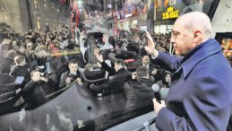 T&uuml;rkiye Emin Ellerde ve G&uuml;vendedir