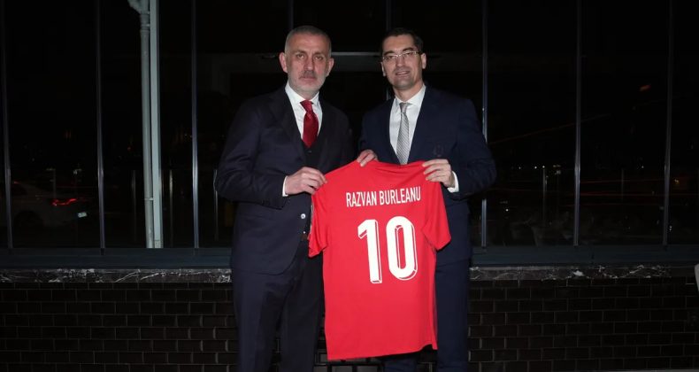 T&uuml;rkiye-Romanya ma&ccedil;ı &ouml;ncesi resmi ma&ccedil; yemeği d&uuml;zenlendi!