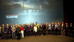 T&uuml;rkiye&rsquo;de yapay zeka destekli ilk film olan "Yedi Kemerli Bir Zaman Ge&ccedil;idi Taşk&ouml;pr&uuml;"n&uuml;n galası yapıldı
