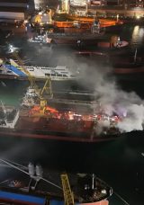 Tuzla&rsquo;da Kuru Y&uuml;k Gemisinde Yangın &Ccedil;ıktı