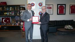 UEFA&rsquo;dan TFF Başkanı Hacıosmanoğlu&rsquo;na ziyaret!