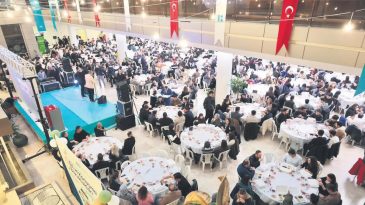 &Uuml;niversiteli Gen&ccedil;ler İftar Sofrasında Buluştu