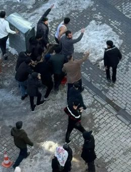 Van'da kan donduran vahşet! Bı&ccedil;aklı kavgada 1 kişi &ouml;ld&uuml;