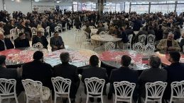 Van&rsquo;da 23 yıllık husumet son buldu: Taraflar barış merasimi d&uuml;zenledi