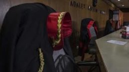 Yabancı Şirketi Sahte Maille 300 Bin Dolar Dolandırdılar! Dolandırıcı 5 Kişi İ&ccedil;in 10 Yıl Hapis Talebi