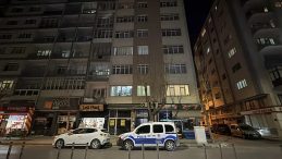 Yalnız yaşadığı evinde &ouml;l&uuml; bulundu