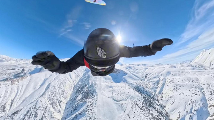 Yarasa Adam Ergan Dağı Kayak Merkezi'nde U&ccedil;tu