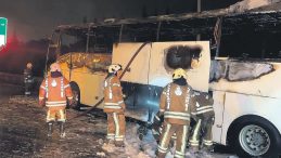 Yolcu Otob&uuml;s&uuml; Alev Alev Yandı