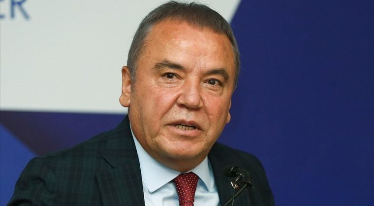 Yolsuzluk Soruşturmasında Muhittin B&ouml;cek'in 2 Şof&ouml;r&uuml; Tutuklandı