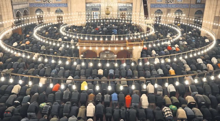 Yurdun D&ouml;rt Bir Yanında Bayram Coşkusu