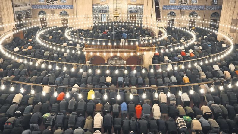 Yurdun D&ouml;rt Bir Yanında Bayram Coşkusu