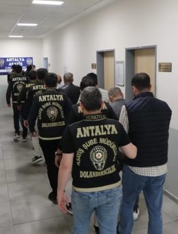 14 Kişilik sahte vekalet şebekesi polisin operasyonu ile &ccedil;&ouml;kertildi