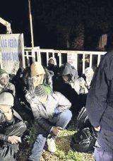 181 D&uuml;zensiz G&ouml;&ccedil;men Yakalandı