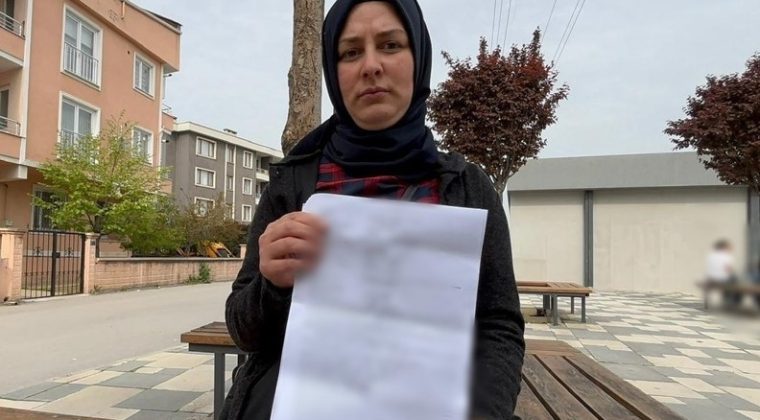 2 &ccedil;ocuk annesi mahkemeye koştu: Eşim takılarımı bozdurup, sevgilisiyle d&uuml;ğ&uuml;n yaptı