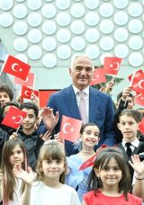 23 Nisan'da &Ccedil;ocuklara B&uuml;y&uuml;k M&uuml;jde! Bakan Ersoy Duyurdu!