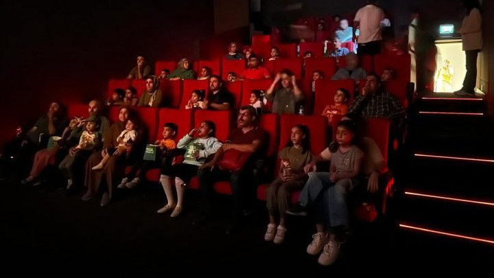 23 Nisan&rsquo;da Sinema Coşkusu! Biletler 120 Lira… Bakan Ersoy&rsquo;dan Ailelere Davet