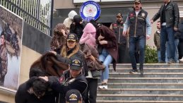 4 ilde 14 adrese eş zamanlı fuhuş baskını! Para trafiğiyle izlerini gizlemişler… 52 kadın kurtarıldı