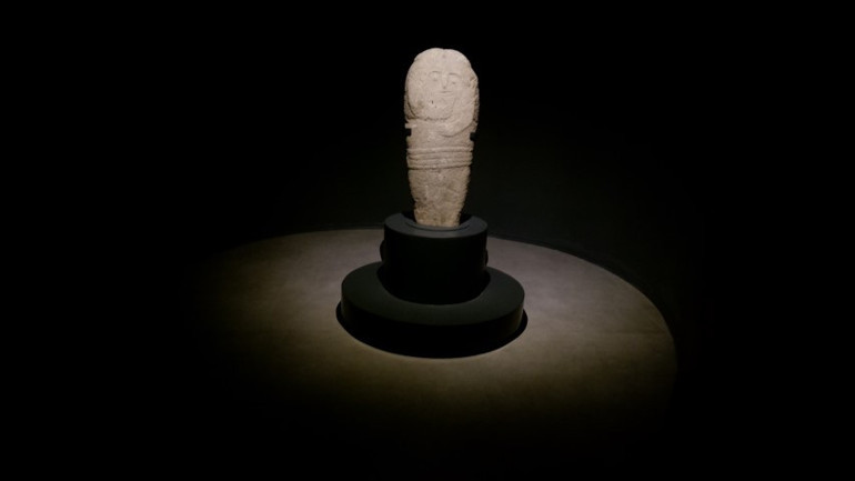 Taş Baba Heykeli Ayrıntıları