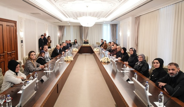 Bakan Gürlek ve Durgut'un Ailelerle Görüşmesi