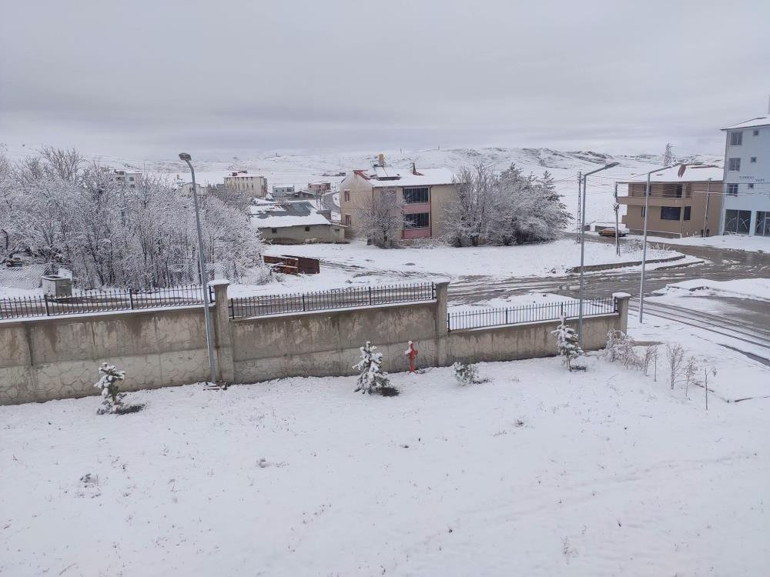 Demirözü ilçesinde kar manzarası