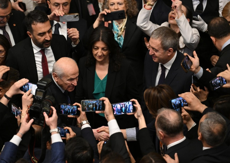 Devlet Bahçeli, DEM heyeti ile görüştü.