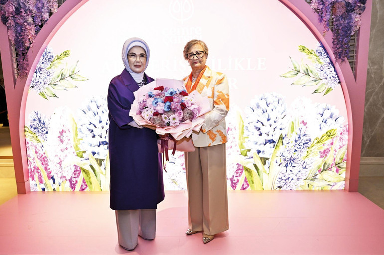 Emine Erdoğan ve Mihrimah Belma Sekmen