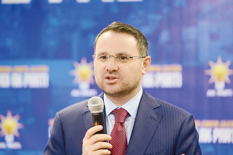 Gürlek Açıklama Yapıyor