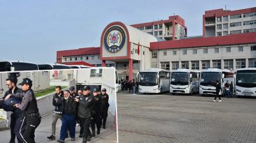 8 ilde Bayğaralar su&ccedil; &ouml;rg&uuml;t&uuml;ne operasyon: 287 ş&uuml;pheli adliyede
