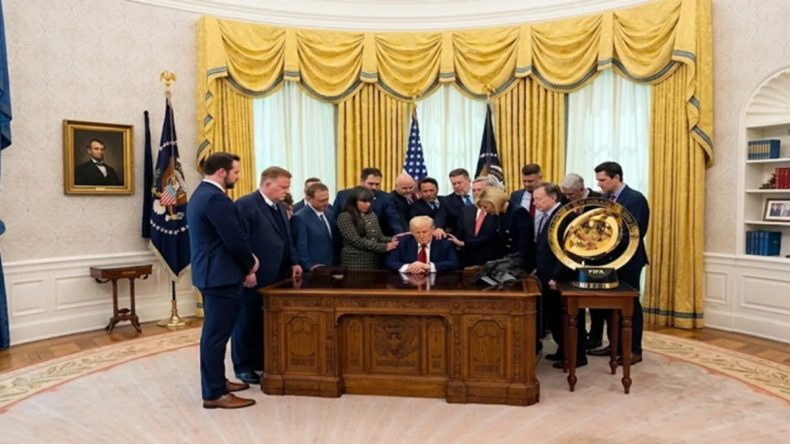 ABD Başkanı Trump'ın Dini Danışmanı White, Trump'ı Hazreti İsa'ya Benzetti