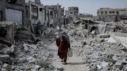 ABD'li Gazeteci Martin: Soykırımcı İsrail İzole Edilmeli