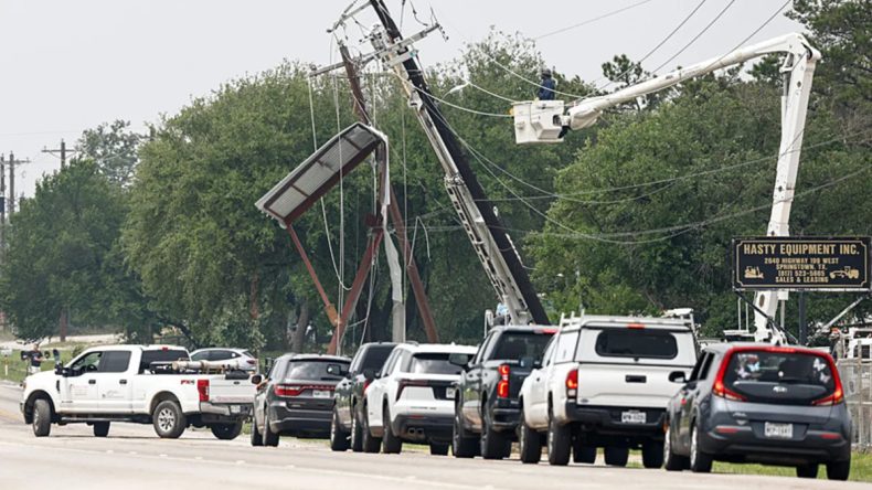 ABD&rsquo;de şiddetli hava felaketi: Hortum ve fırtına can aldı