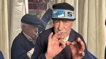Acil servisteki g&ouml;r&uuml;nt&uuml;s&uuml; sosyal medyada viral olmuştu | Nazım Amca konuştu: Acımı hafifletiyor