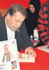 Ahmet &Ouml;zhan D&R&rsquo;da Okurlarıyla Buluştu
