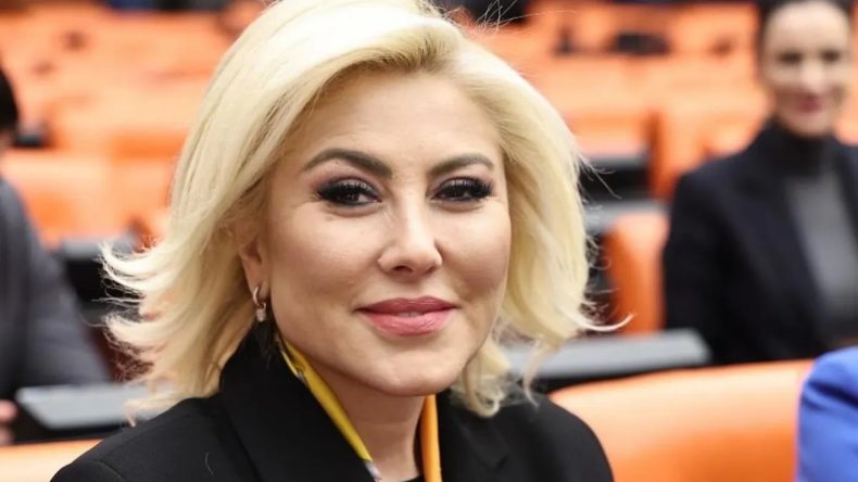 AK Partili Bursalı'dan Başkan Tugay'a eleştiri yağmuru: İzmir sizden y&ouml;nlendirme değil y&ouml;netim bekliyor