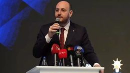 AK Partili B&uuml;y&uuml;kg&uuml;m&uuml;ş'&uuml;n 'salonlar doldurulamıyor' iddiasına yanıtı: Trajikomik bir algı &ccedil;alışması