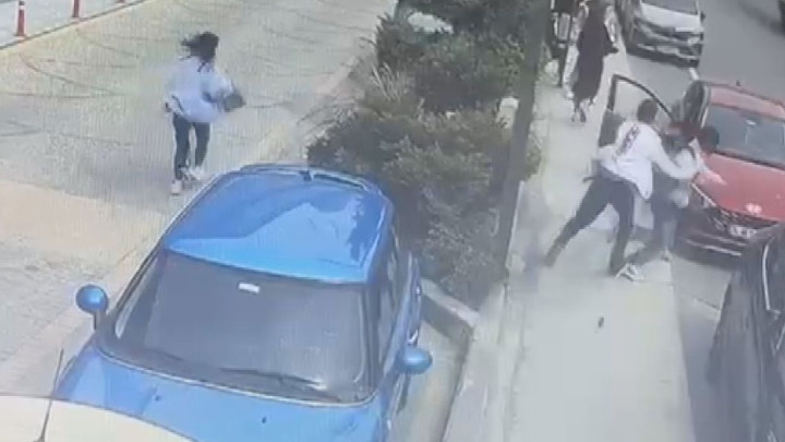 Akılalmaz olay! Barışmak i&ccedil;in eski sevgilisini &ccedil;ocuğa gasbettirdi… 2 ş&uuml;pheli tutuklandı