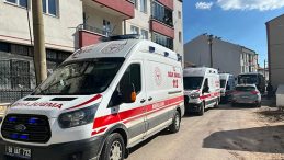 Aksaray'da otomobil ile &ouml;zel halk otob&uuml;s&uuml; &ccedil;arpıştı: 4 yaralı
