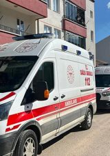 Aksaray'da otomobil ile &ouml;zel halk otob&uuml;s&uuml; &ccedil;arpıştı: 4 yaralı