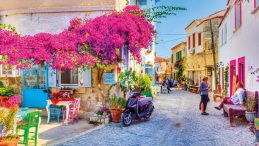 Ala&ccedil;atı&rsquo;da Kitap R&uuml;zg&acirc;rı