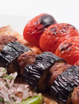 Ana Yemeklerinizin Şahı Olacak! Patlıcan Kebabi Tarifi