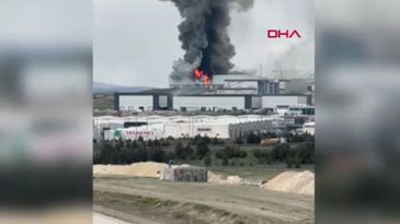 Ankara'da Depo Yangını! Ekipler Sevk Edildi
