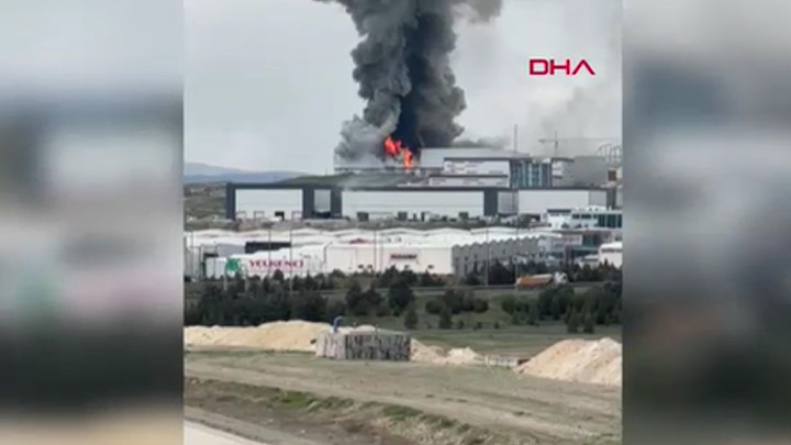 Ankara'da Depo Yangını! Ekipler Sevk Edildi