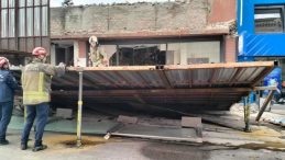 Ankara&rsquo;da yıkım alanında platform &ccedil;&ouml;kt&uuml;: 3 kişi yaralandı